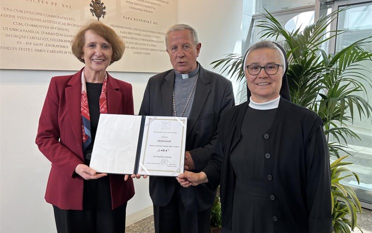 Priznanje časopisu "Lađa" povodom 20. obljetnice izlaženja
